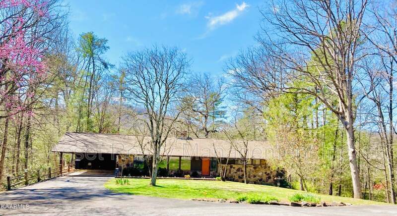 Primary Photo - 614 Laurel Dr