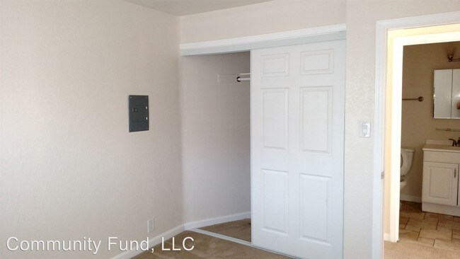 Building Photo - 1 br, 1 bath Apartment - 1394 B St.