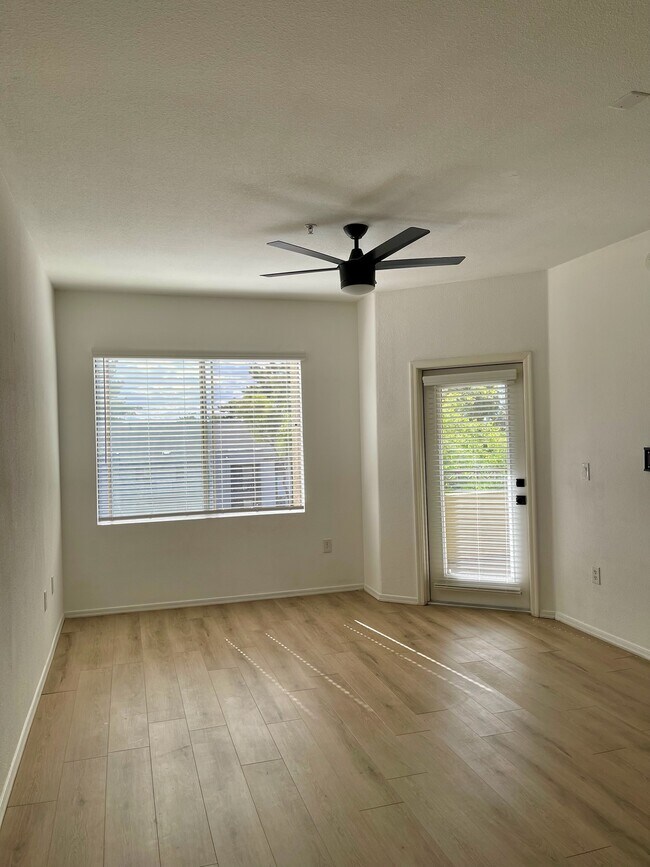Foto del edificio - 18416 N Cave Creek Rd
