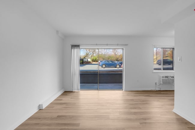 Building Photo - 4465 MacArthur Blvd NW