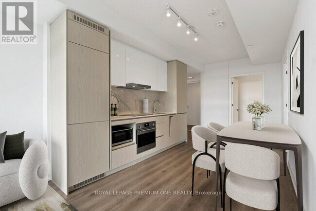 Building Photo - 28 Interchange Wy