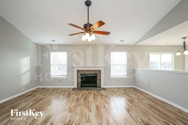 Foto del edificio - 429 E Pine Ridge Dr