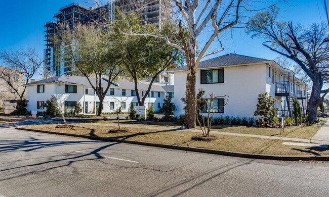 Building Photo - 4302 McKinney Ave