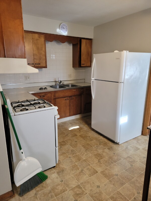 Building Photo - 3327 Darwood Dr