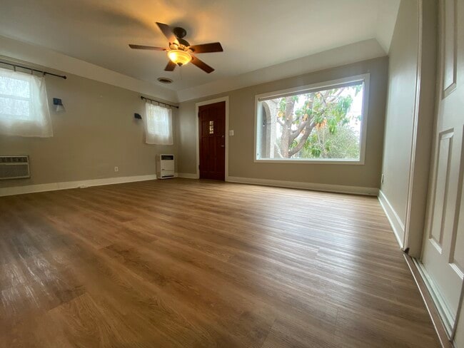 Building Photo - 4535 Avocado St