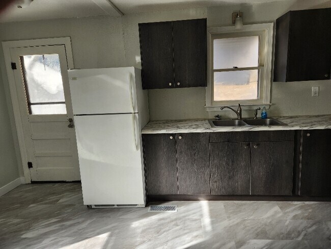 Foto del edificio - 300 Nipper St