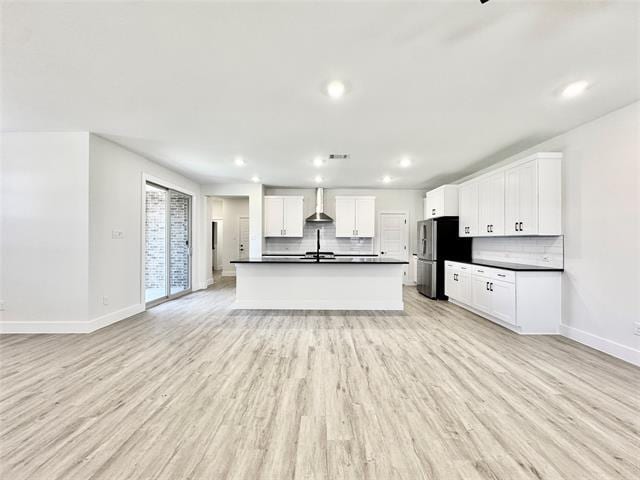 Building Photo - 8736 Kington