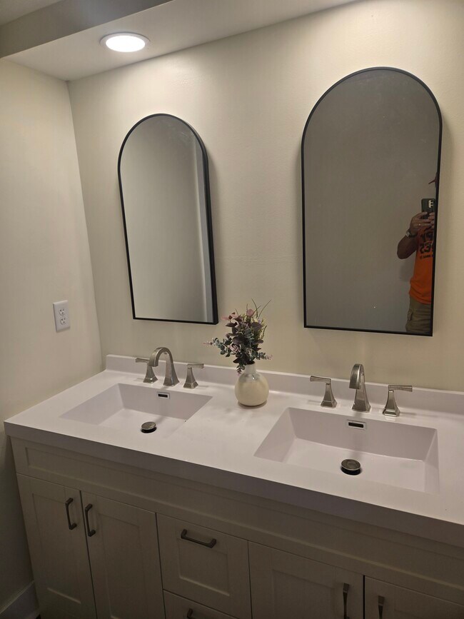 Baño principal - 1942 Walnut St