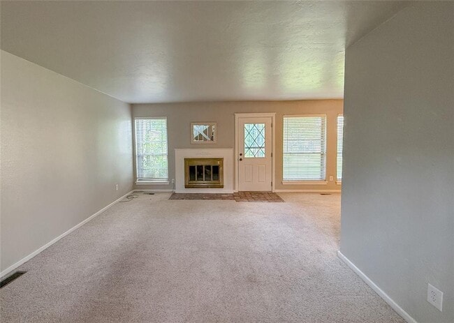 Building Photo - 12021 Hawthorne Ln