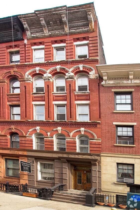 Building Photo - 21 1/2 King St