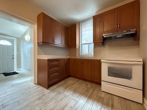 Building Photo - 324 Margueretta St