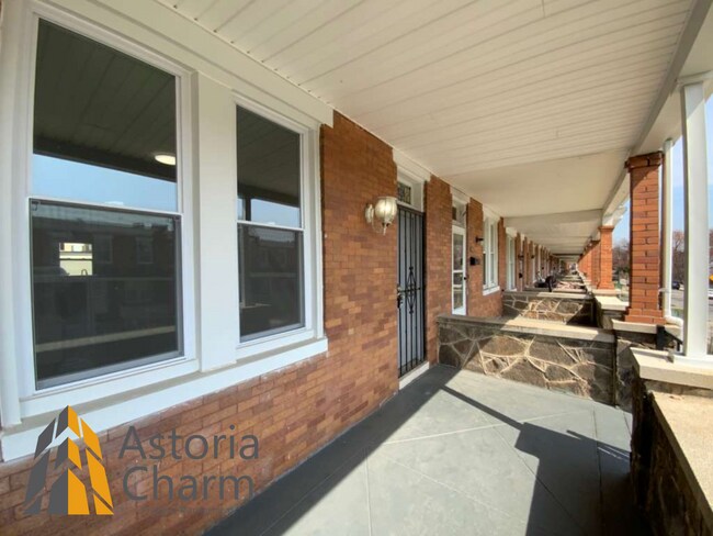 Foto del edificio - 2 Bed with Finished Basement, Deck off Bedroom, and Backyard