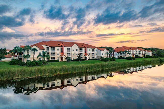 Building Photo - The Landings at Boot Ranch West