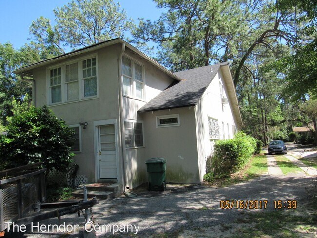 Building Photo - 5 br, 2 bath House - 208 E. College Street