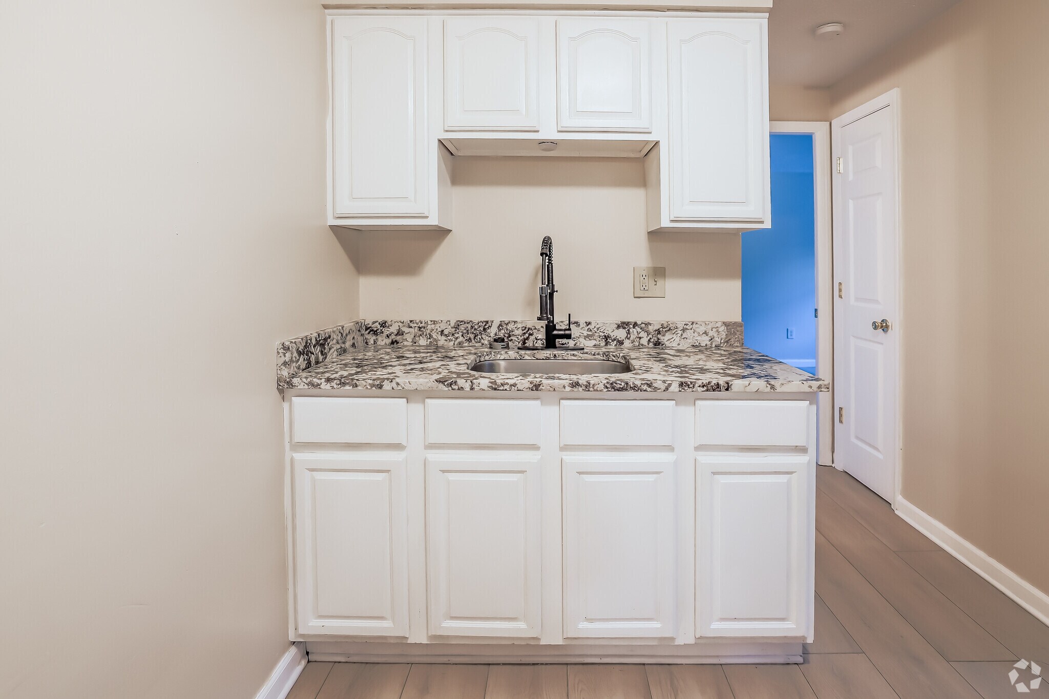 The Meadows Patio Apartments - HEAT INCLUDED! – photo 3