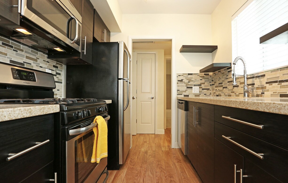 Primary Photo - 4120 N 45th Pl