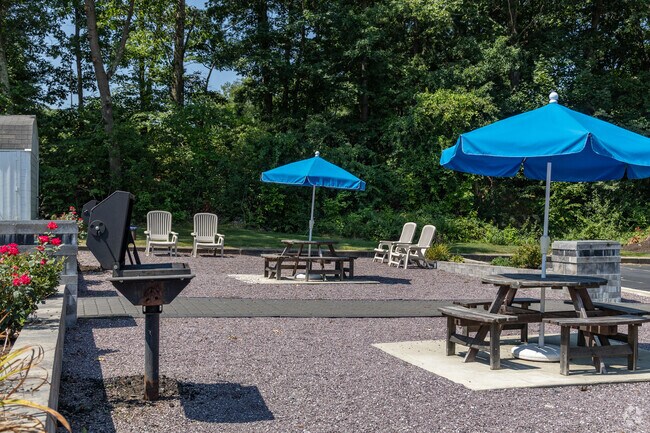 Patio - Olde Derby Village