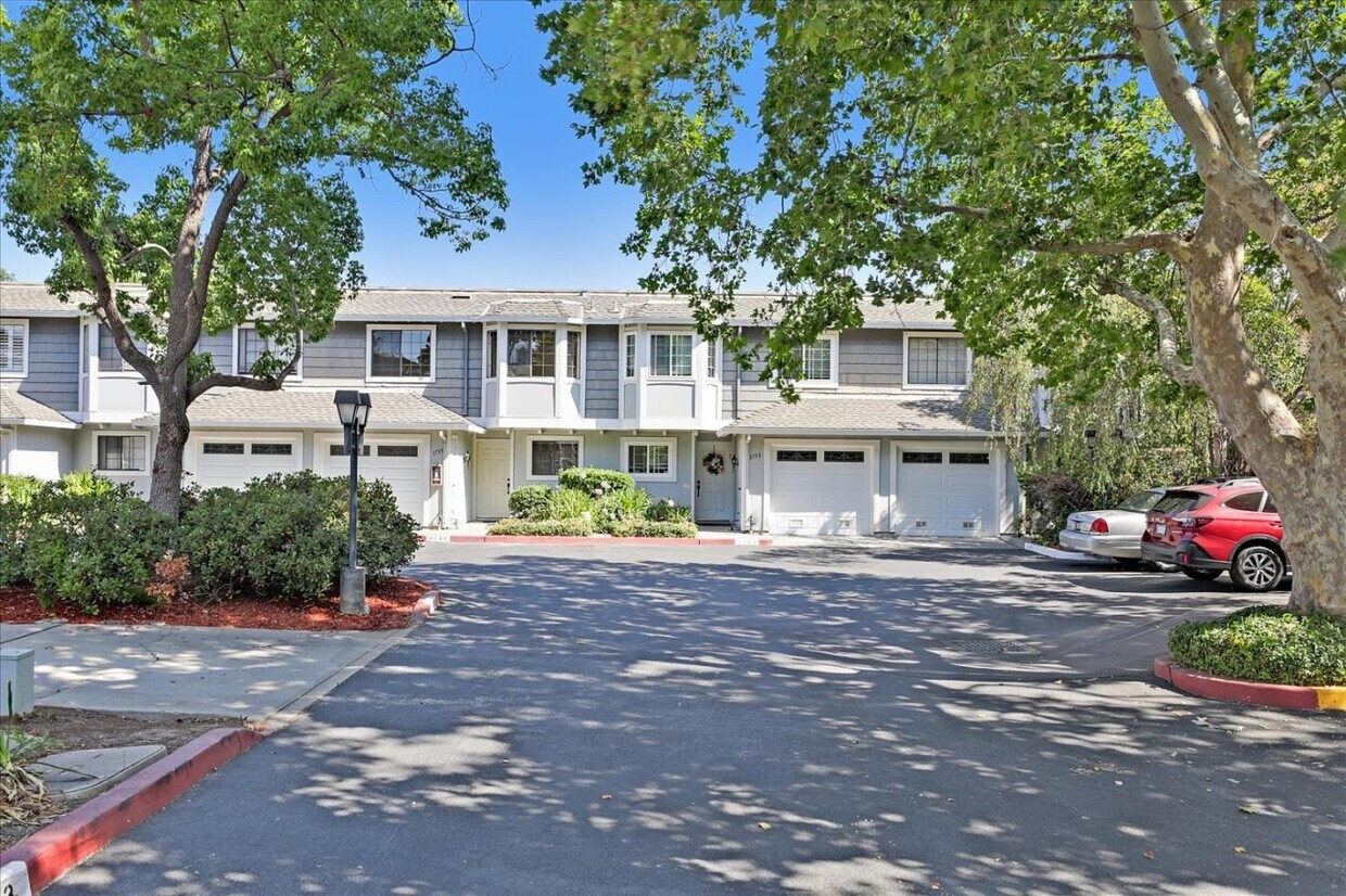 Foto principal - 1755 Bucknall Rd