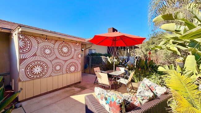 Foto del edificio - Beautifully Appointed Open Studio Layout Guest Home with Private Patio Area on Beautiful & Serene...