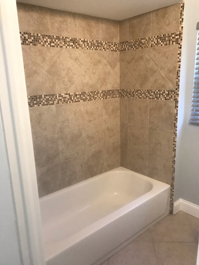 Photo - 928 Argonne Dr Townhome