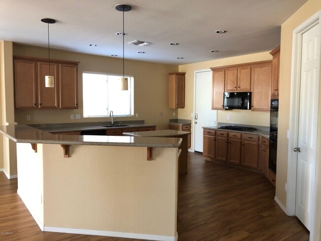 Building Photo - 25879 N Sandstone Way