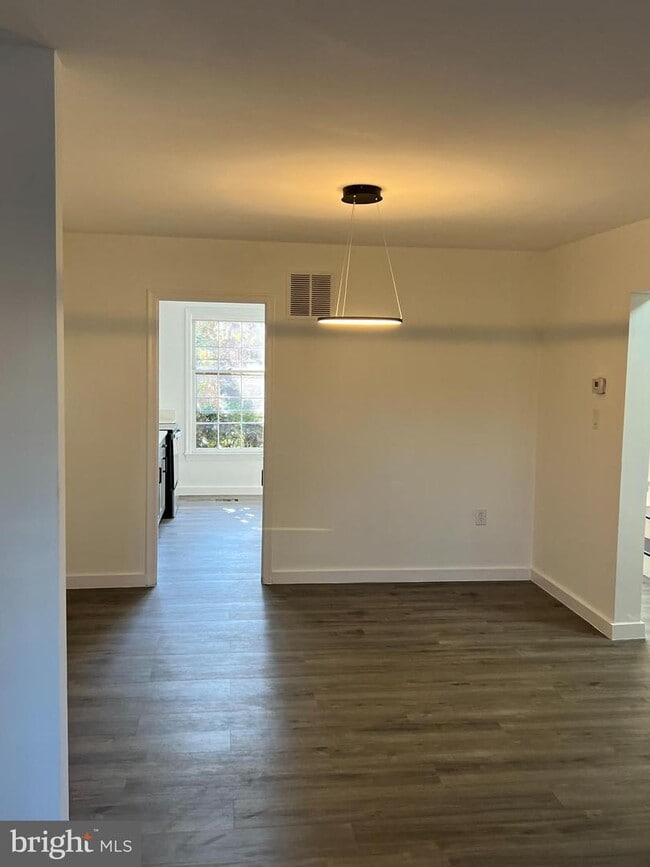 Building Photo - 7248 Hillmead Ct