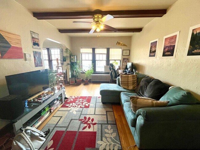 Foto del interior - 4480 N Oakland Ave