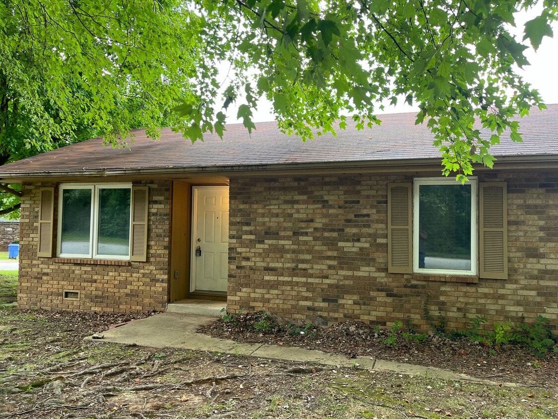 Foto principal - 1076 S Lexington Ave