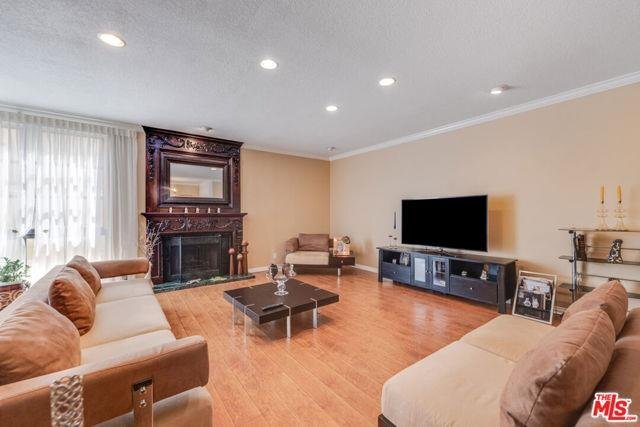 Building Photo - 15150 Dickens Street, Los Angeles, CA 9140...