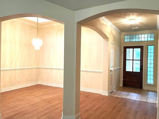 Building Photo - 14615 Wressell Dr