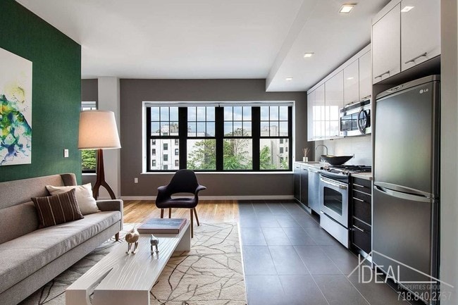 Building Photo - 125 Parkside Ave