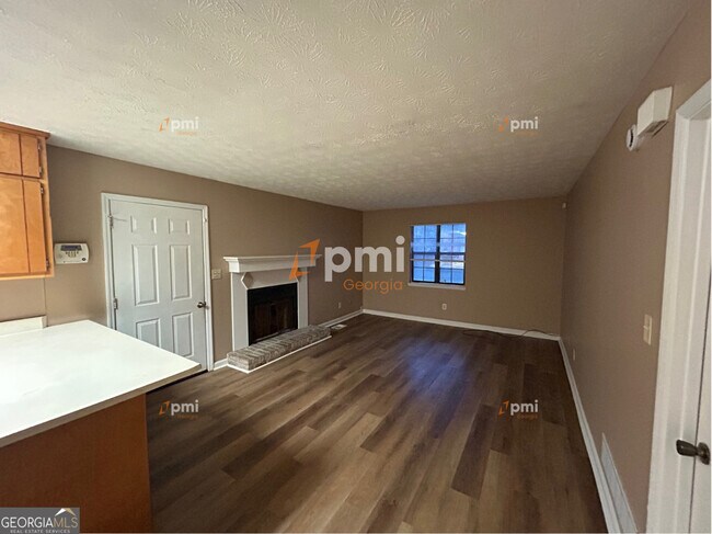 Foto del edificio - 5867 Sheldon Ct
