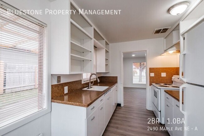 Foto del edificio - 2490 Maple Ave NE