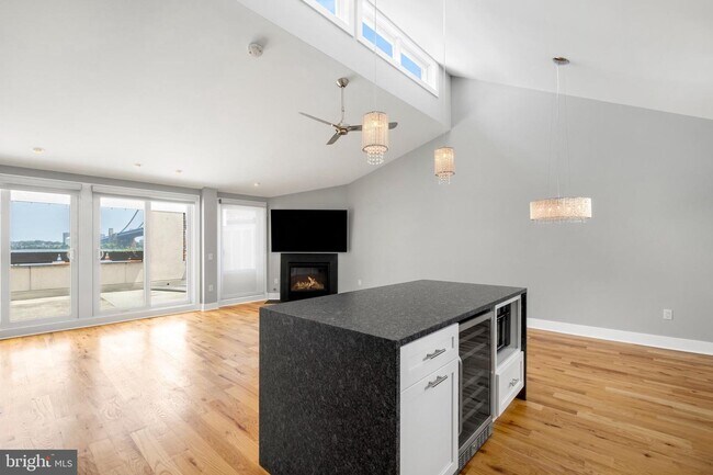 Building Photo - 315-17 N FRONT St