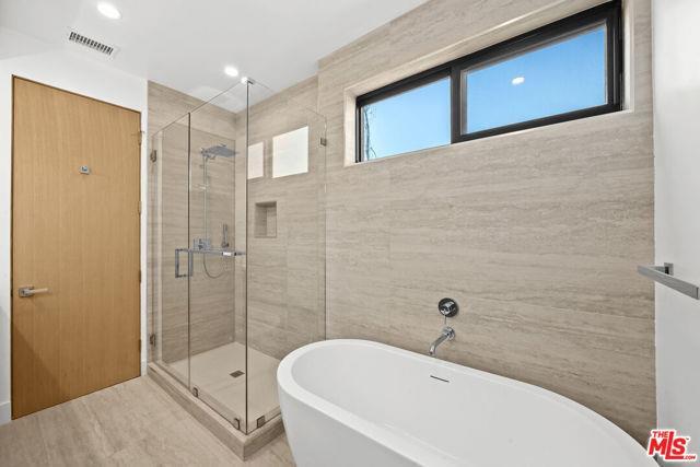 Foto principal - 8904 Sawyer St