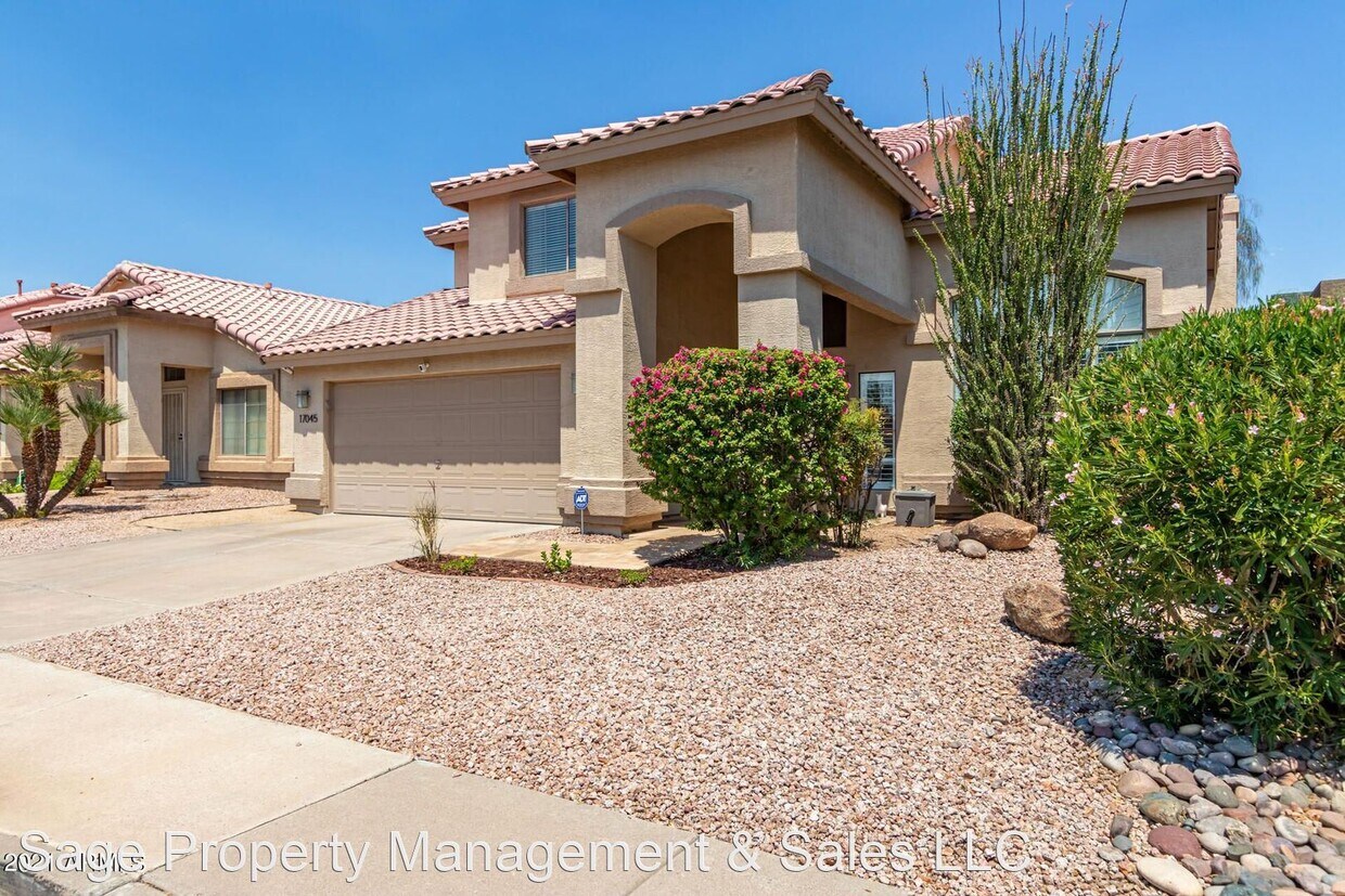Foto principal - 3 br, 2.5 bath House - 17045 N 45th St