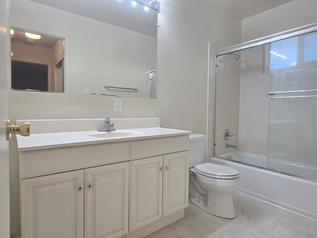 Building Photo - 3579 Agate Dr