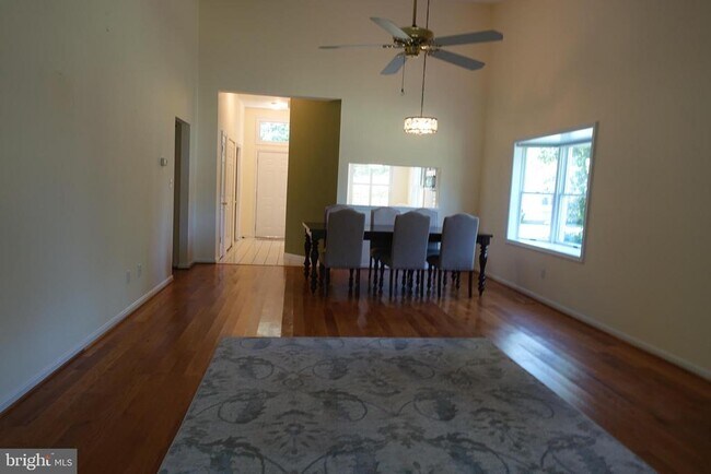 Foto del edificio - 6006 Bridgepointe Dr
