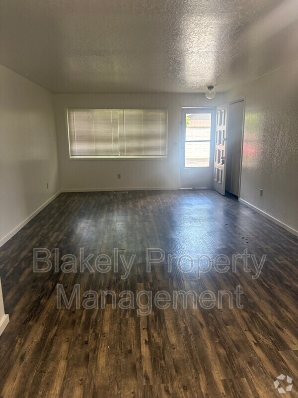 Building Photo - 3047 N Linda Vista Ln