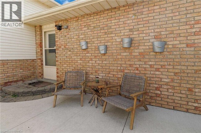 Photo du bâtiment - 34 Sympatica Crescent