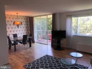 Foto principal - 2059 Huntington Ave