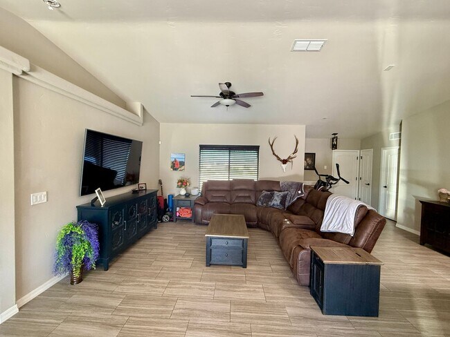 Building Photo - This home has EVERYTHING and is ready for you!