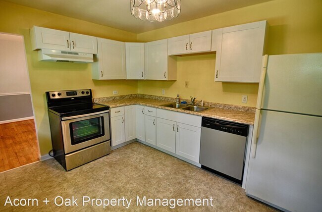 Building Photo - 3 br, 1.5 bath House - 406 Hickory