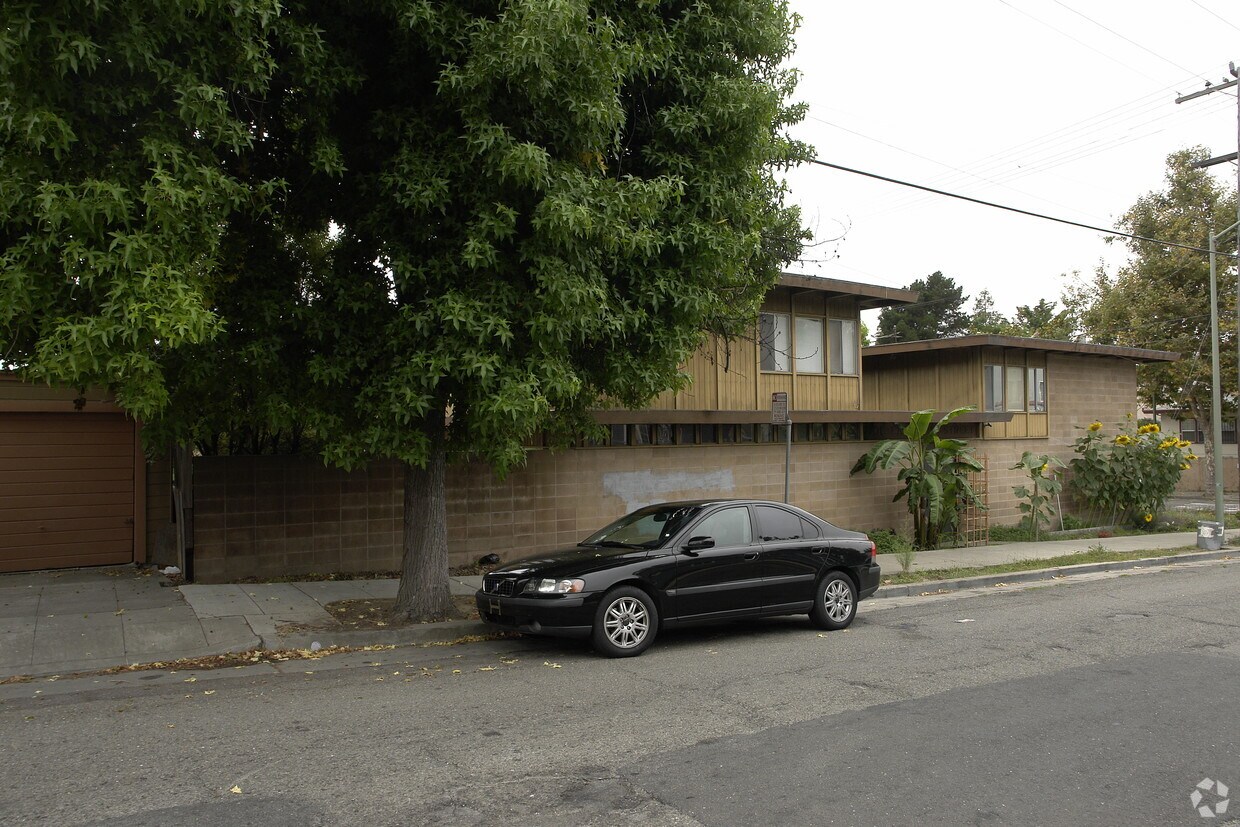 Building Photo - 1101 11th Ave