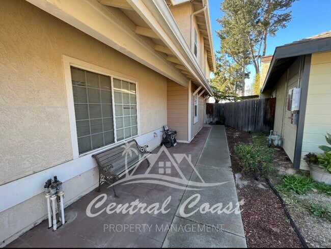 Foto del edificio - 4127 Morning Ridge Rd