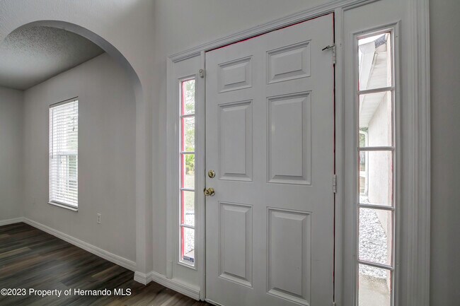 Foto del edificio - 6322 Grapewood Rd