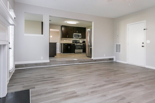 Foto del edificio - 1103 Village Oaks