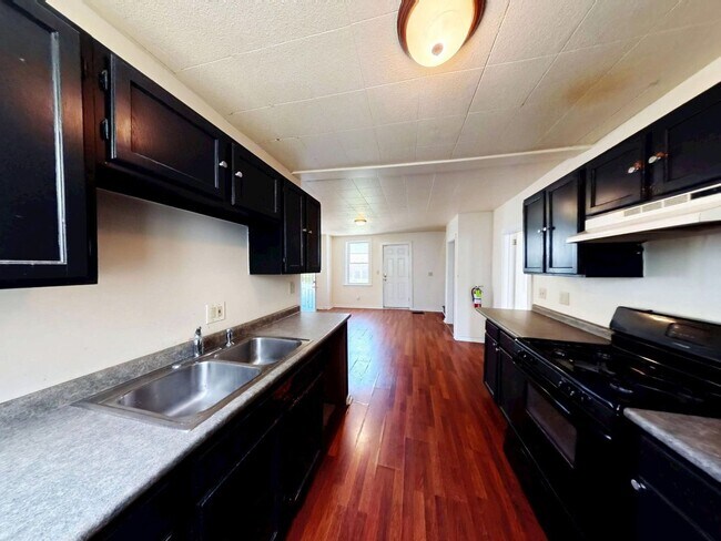 Foto del edificio - 4-Bed Farmhouse Minutes from UVM Campus (30 Chase St)