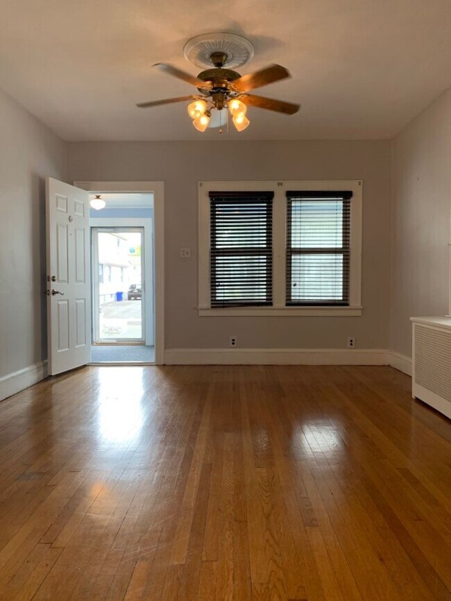 Foto del edificio - 2244 Price St