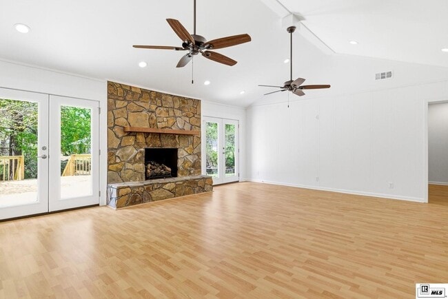 Building Photo - 203 Dupont Dr